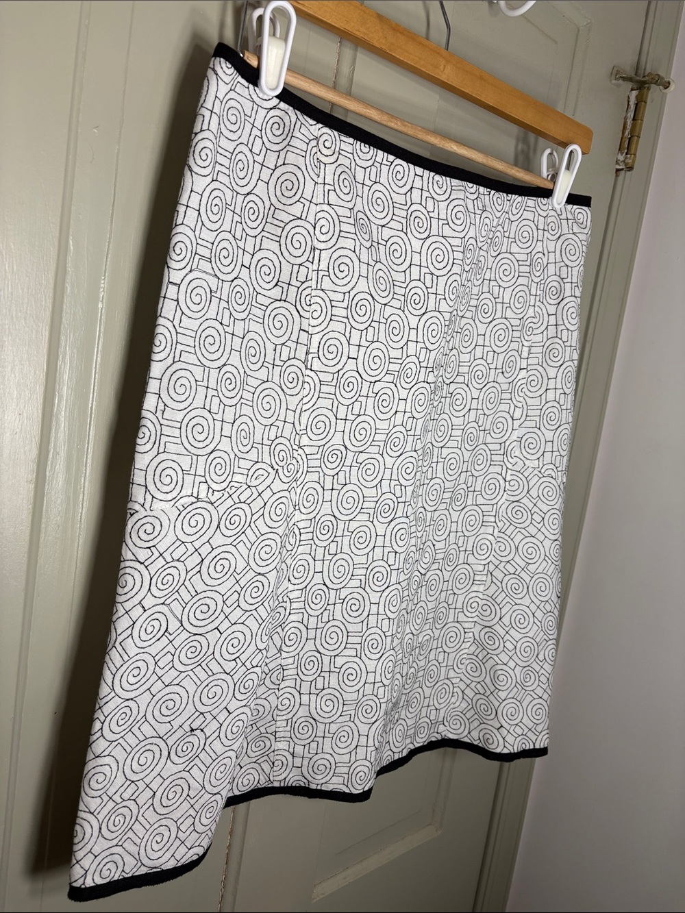 Black & White Spiral Pattern A-Line Skirt